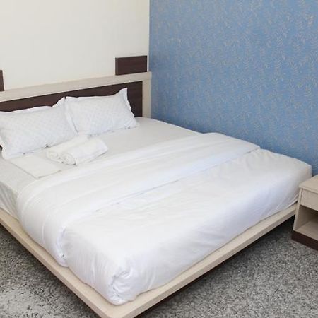 Hotel Pink Shark Sikar Buitenkant foto