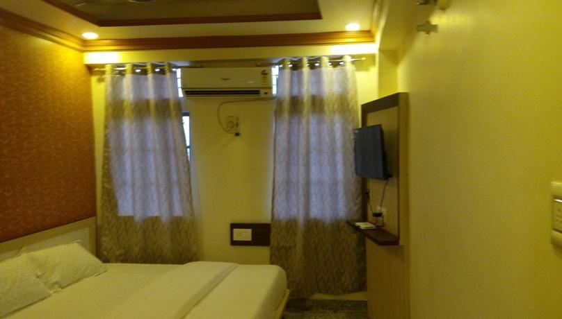 Hotel Pink Shark Sikar Buitenkant foto